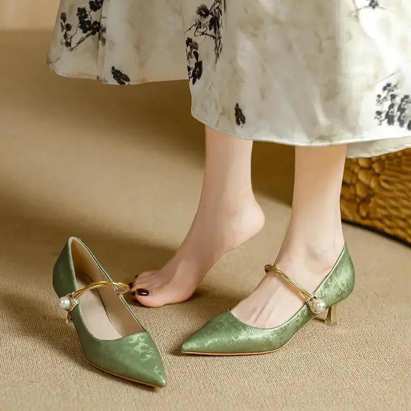 Karsyn | Vintage Pearl Kitten Heels