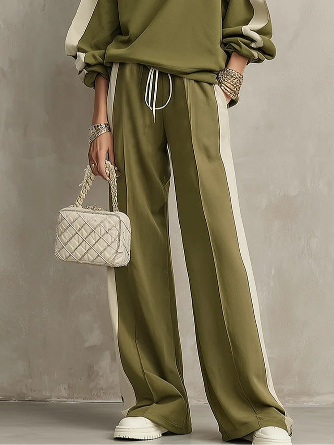 Romina | Sweatshirt & Side-Stripe Pants Set